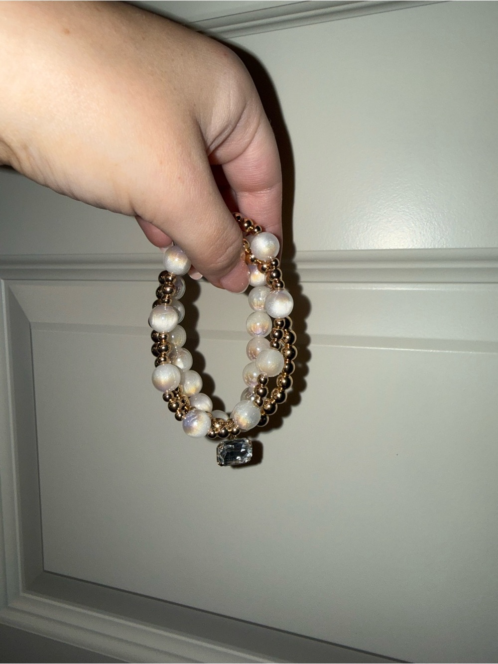 Elegant Gold and Pearl Beaded Bracelet with Crystal Charm